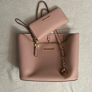 Micheal kors set